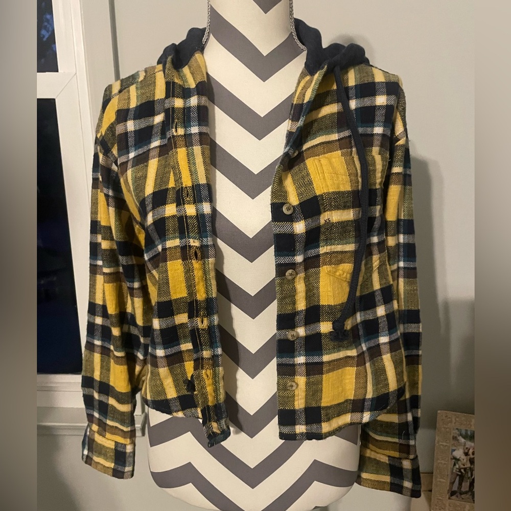 Yellow and blue hooded American eagle flannel